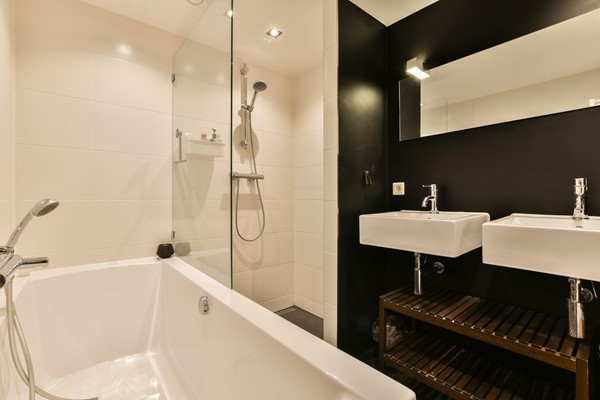Medium property photo - Ruysdaelkade 193-4, 1072 AV Amsterdam